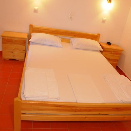 Chalikias Rooms Asprogerakata Экстерьер фото