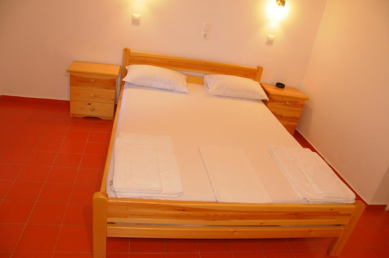 Chalikias Rooms Asprogerakata Экстерьер фото