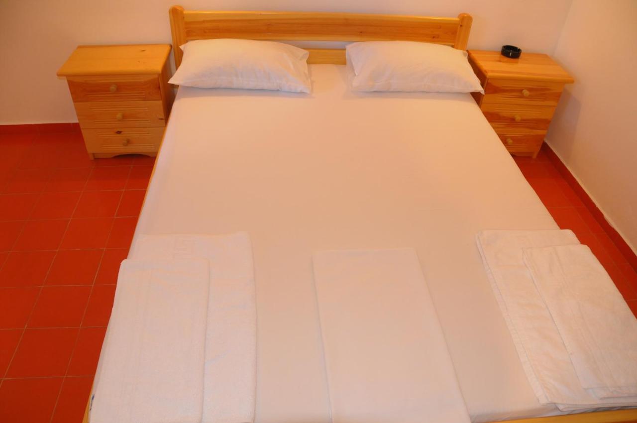 Chalikias Rooms Asprogerakata Экстерьер фото