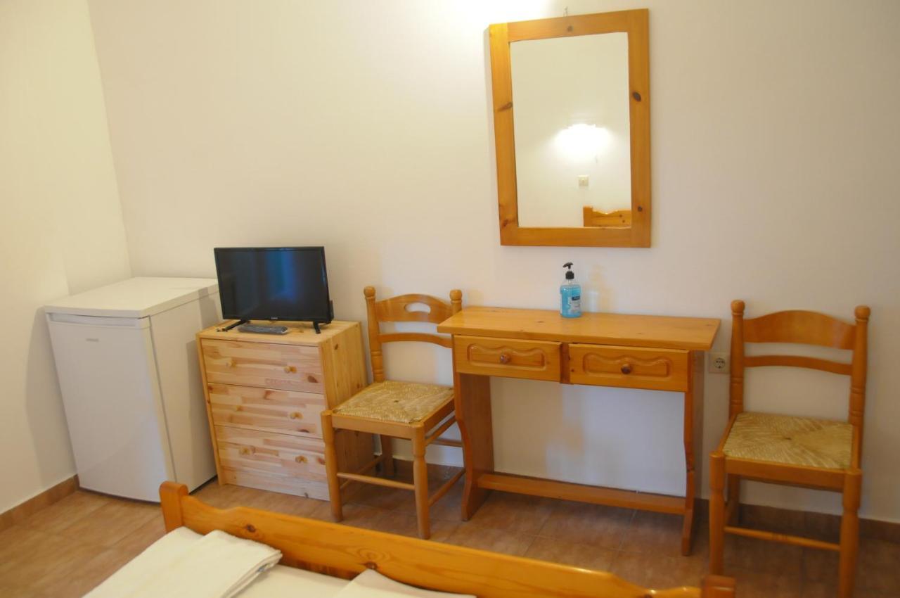 Chalikias Rooms Asprogerakata Экстерьер фото