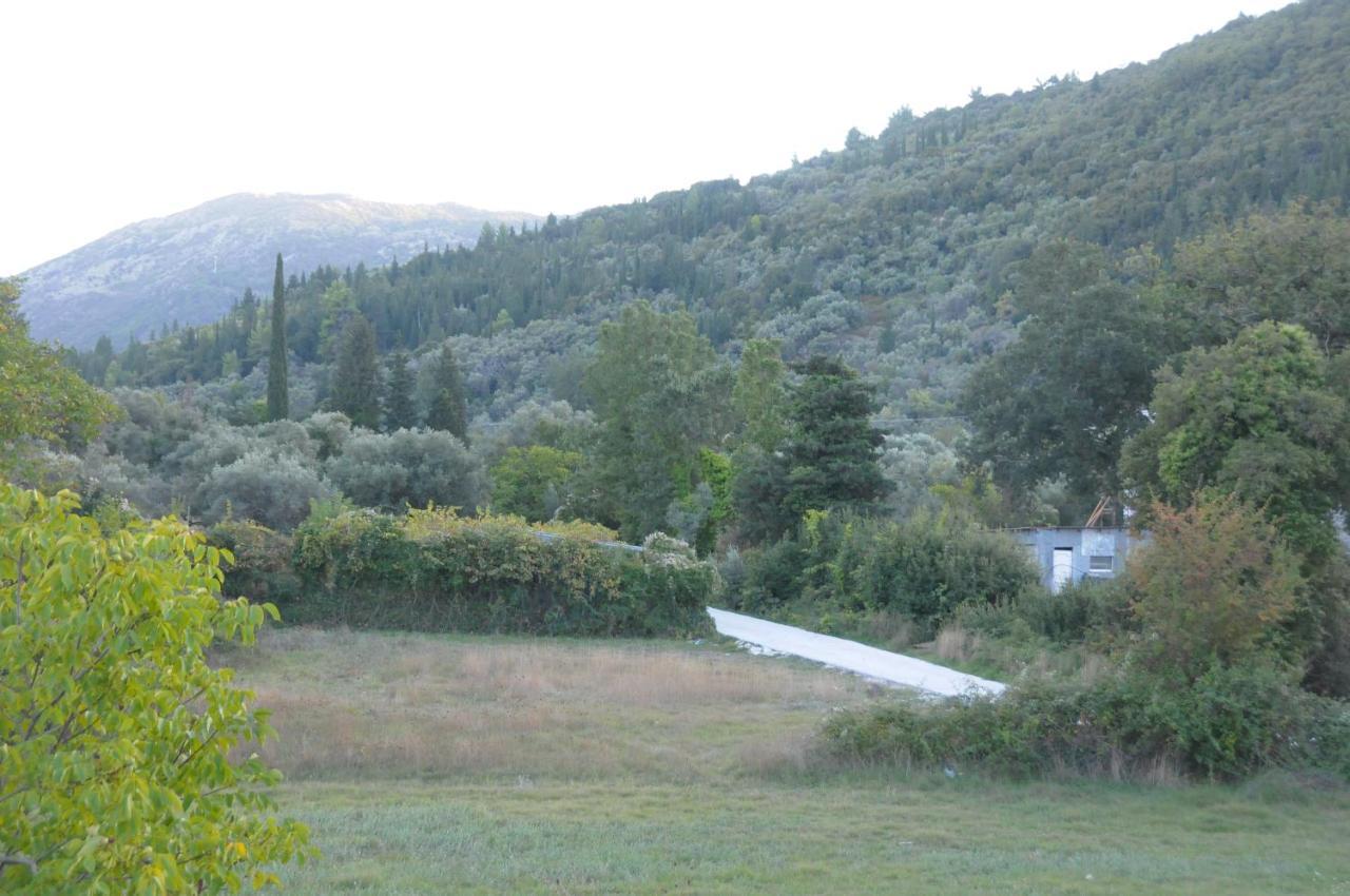 Chalikias Rooms Asprogerakata Экстерьер фото