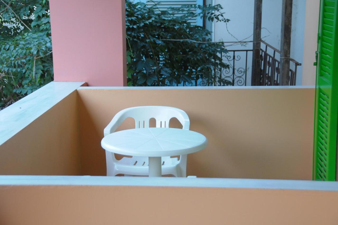 Chalikias Rooms Asprogerakata Экстерьер фото