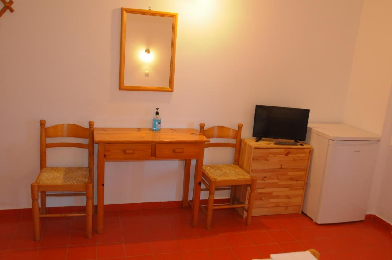 Chalikias Rooms Asprogerakata Экстерьер фото