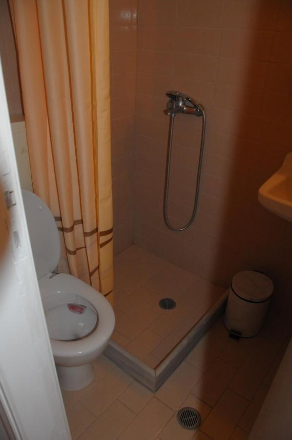 Chalikias Rooms Asprogerakata Экстерьер фото
