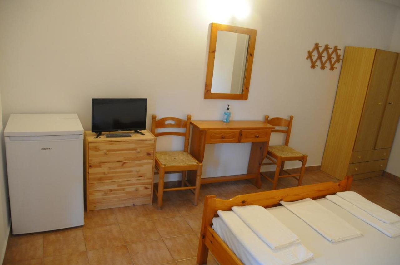 Chalikias Rooms Asprogerakata Экстерьер фото